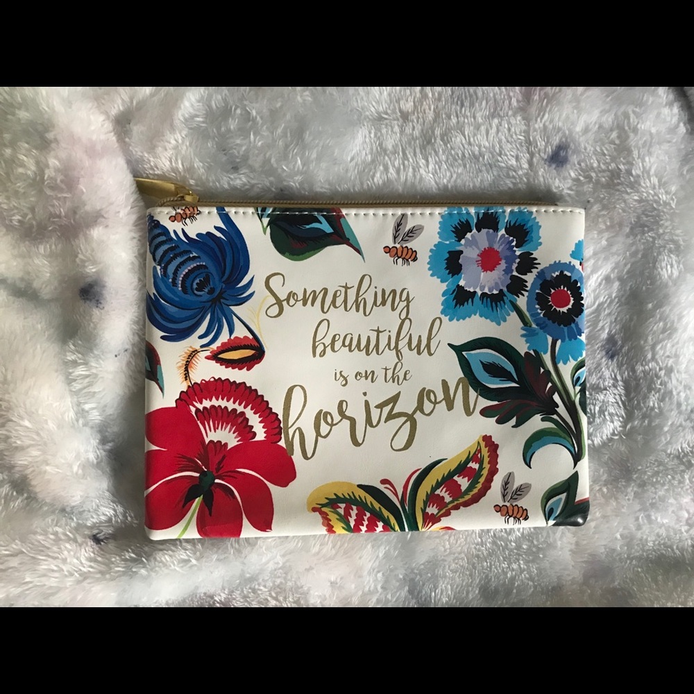 Small Makeup Holder